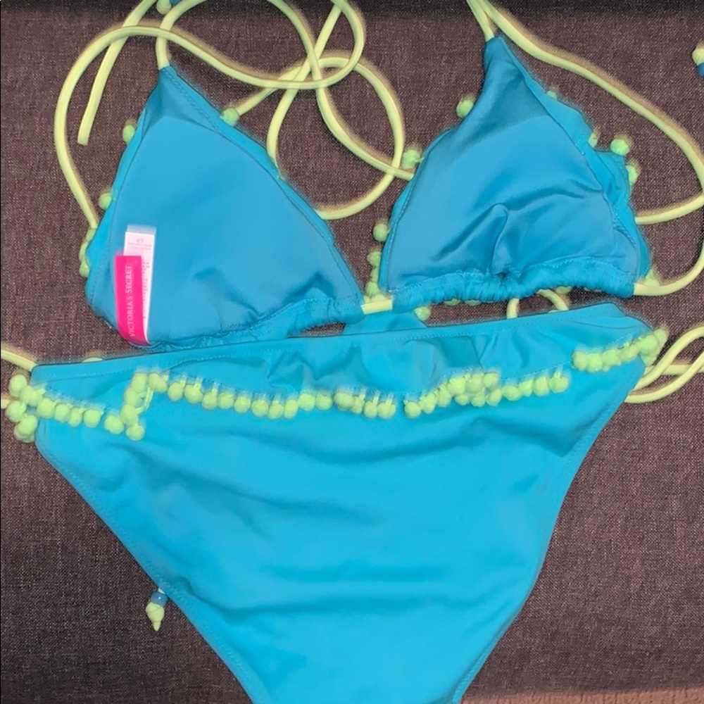 Victoria Secret Bikini - Picture 2 of 4